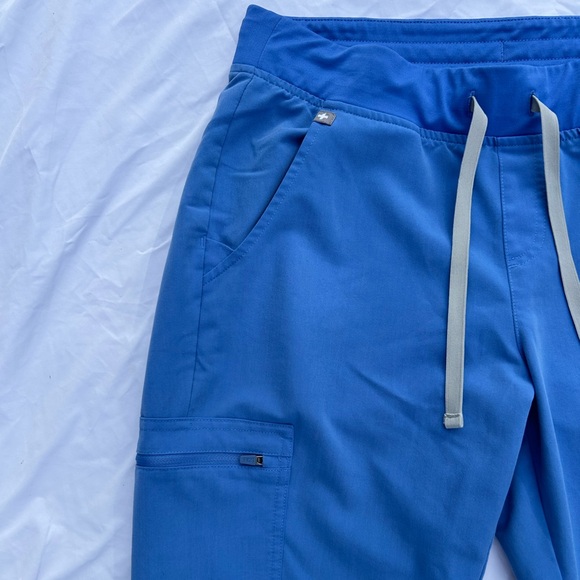 Figs Technical Collection Royal Blue high waist
Zamora Jogger Pants PO# 1683 - Picture 2 of 8